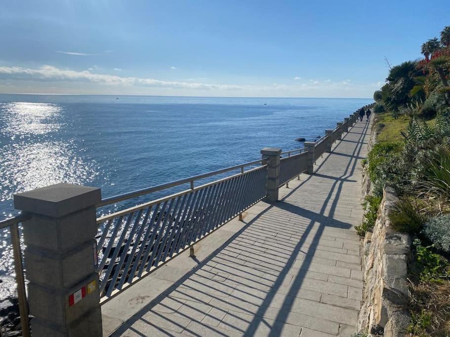 Casa Vista Mare - Superb Garden And Parking Included Vakantiehuis Imperia
