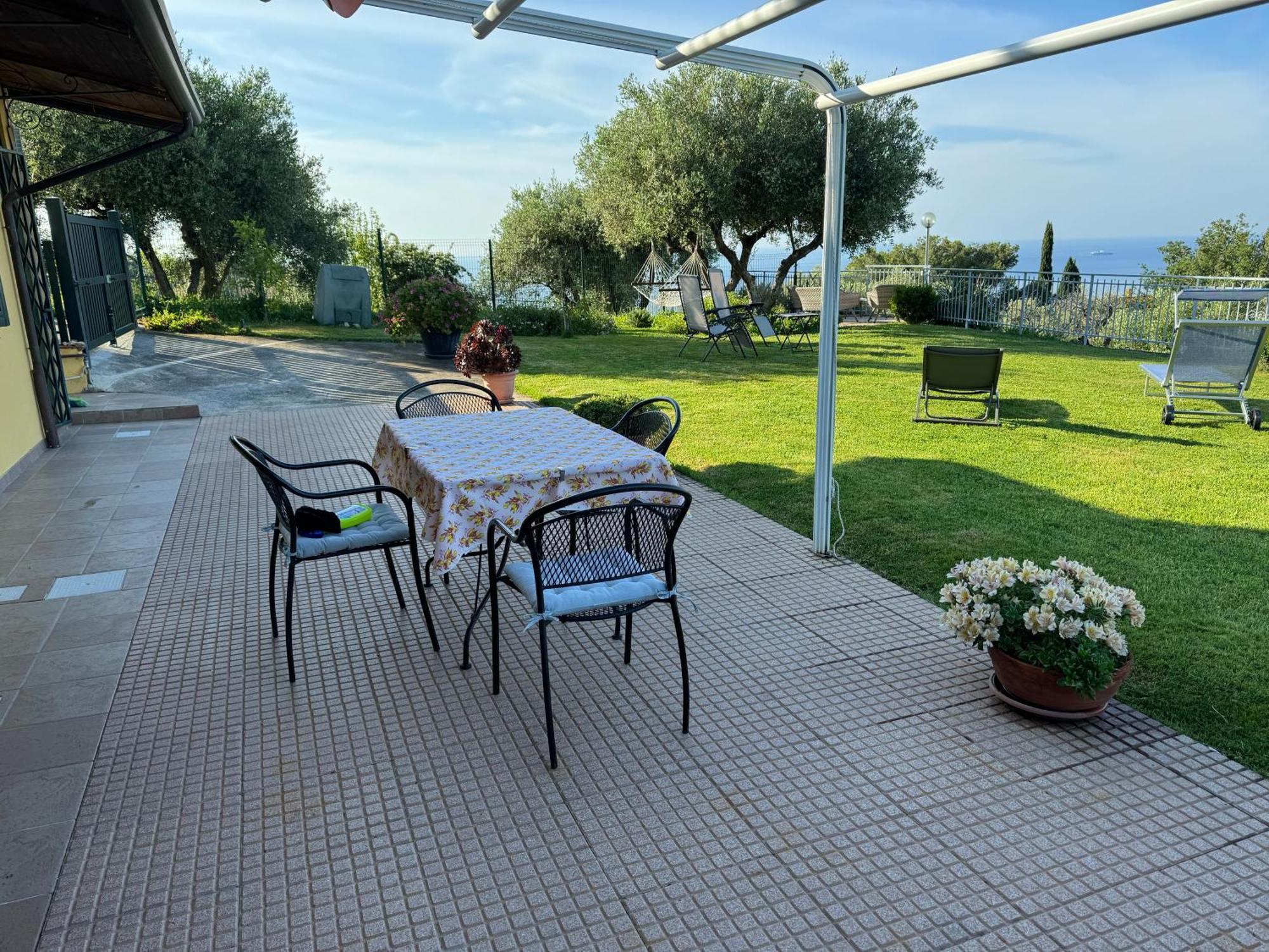 Vakantiehuis Casa Vista Mare - Superb Garden And Parking Included *