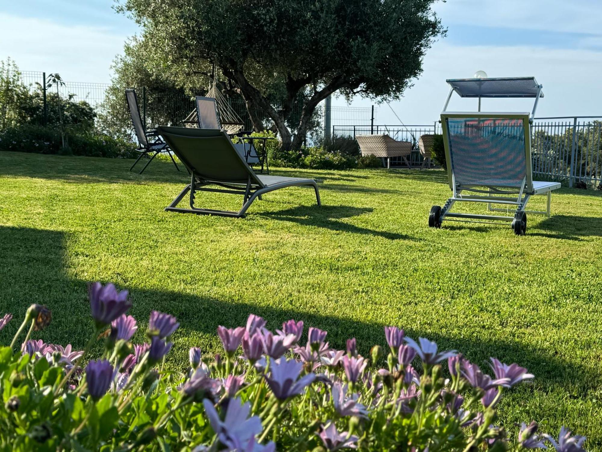Casa Vista Mare - Superb Garden And Parking Included Vakantiehuis